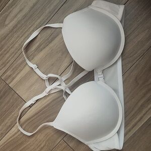 CARISMA White Bra, Size 36C, Free With Purchase